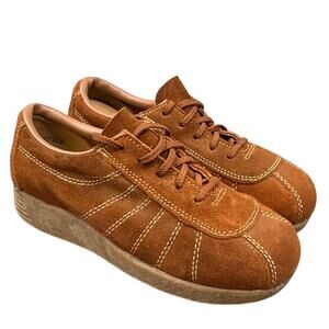 VTG 70s Suede Leather Shoes 7 W Gum Sole Tan Brown Sneaker Hippie Retro Sporty